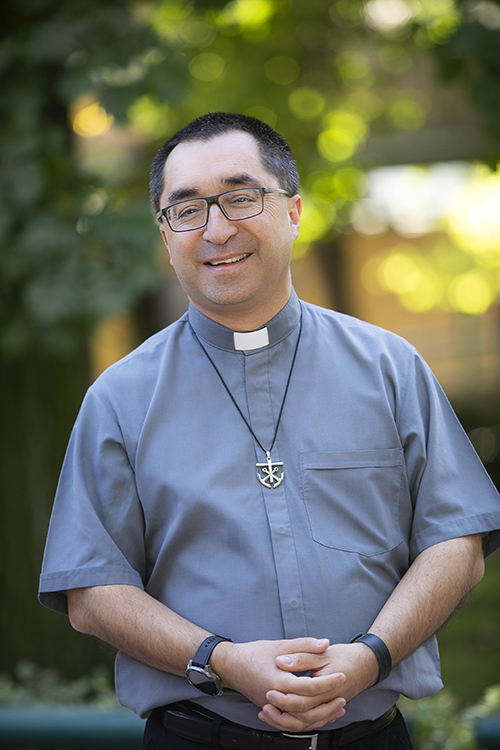 P. Rodrigo Valenzuela R. C.S.C.